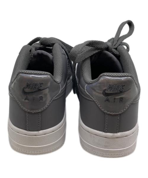 NIKE（ナイキ）NIKE (ナイキ) スニーカー グレー サイズ:22.5の古着・服飾アイテム