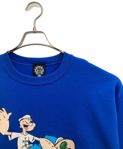 DOG TOWN（ドッグ タウン）DOG TOWN (ドッグ タウン) POPEYE (ポパイ) クルーネックスウェット ブルー サイズ:MEDIUM 未使用品の古着・服飾アイテム