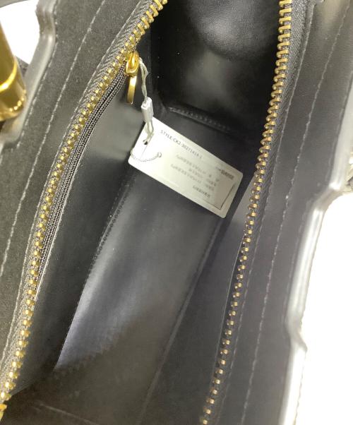 CHARLES & KEITH（チャールズアンドキース）CHARLES & KEITH (チャールズアンドキース) セシア キャンバスメタリックアクセントトートバッグ ブラックの古着・服飾アイテム