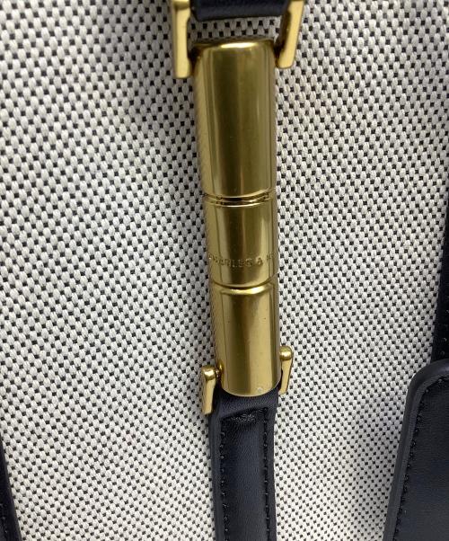 CHARLES & KEITH（チャールズアンドキース）CHARLES & KEITH (チャールズアンドキース) セシア キャンバスメタリックアクセントトートバッグ ブラックの古着・服飾アイテム