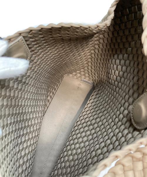 NAGHEDI（ナゲディ）NAGHEDI (ナゲディ) Namad Medium Hobo　（ノマド・ミディアム・ホーボー） ベージュの古着・服飾アイテム