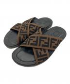 FENDIフェンディ）の古着「FF Logo Cross Slider Slippers」｜ブラック