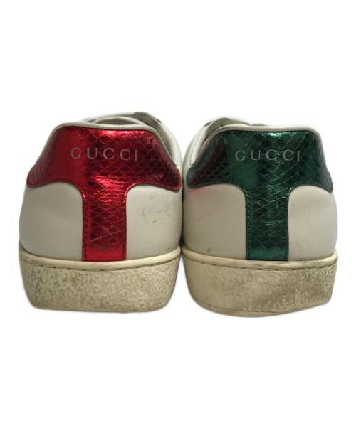 GUCCI（グッチ）GUCCI (グッチ) エンブロイダリー付き メンズ スニーカー ホワイト サイズ:SIZE 7の古着・服飾アイテム