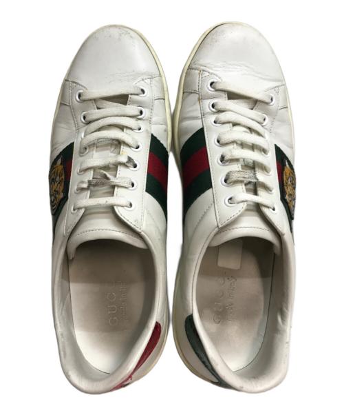 GUCCI（グッチ）GUCCI (グッチ) エンブロイダリー付き メンズ スニーカー ホワイト サイズ:SIZE 7の古着・服飾アイテム