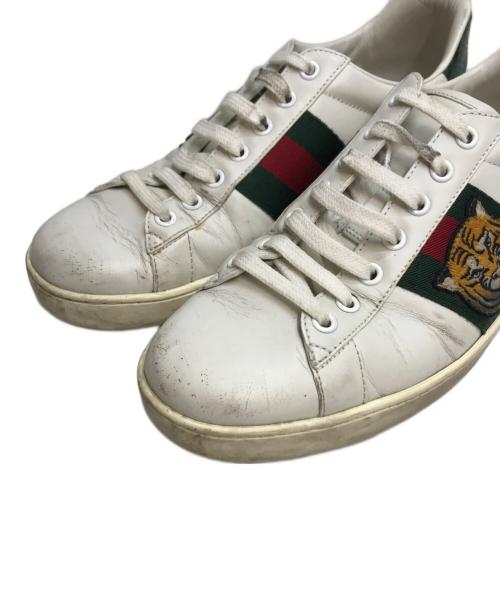GUCCI（グッチ）GUCCI (グッチ) エンブロイダリー付き メンズ スニーカー ホワイト サイズ:SIZE 7の古着・服飾アイテム