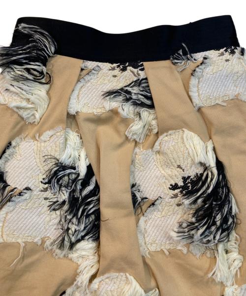 AKIRA NAKA（アキラナカ）AKIRA NAKA (アキラナカ) Kamila Tuck Skirt　フラワージャガードタイトスカート ベージュ サイズ:1の古着・服飾アイテム