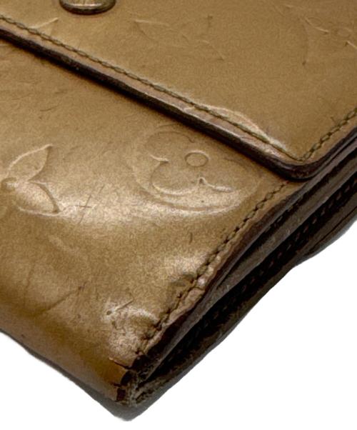 LOUIS VUITTON（ルイ ヴィトン）LOUIS VUITTON (ルイ ヴィトン) ポルト モネ・ビエ カルト クレディ 3つ折り財布　ヴェルニ ブロンズ サイズ:-の古着・服飾アイテム