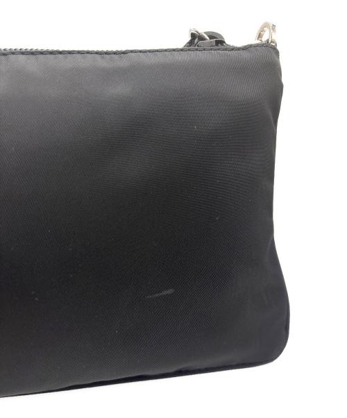 PRADA（プラダ）PRADA (プラダ) レザーストラップ付 フラットポーチ ブラックの古着・服飾アイテム