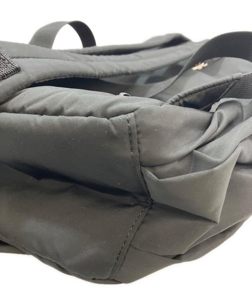 emmi atelier（エミアトリエ）emmi atelier (エミアトリエ) eco 撥水ギャザーボディーバックパック ブラックの古着・服飾アイテム