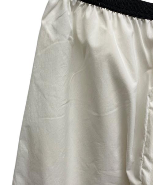 JULYNINE（ジュライナイン）JULYNINE (ジュライナイン) テーパードパンツ ホワイト サイズ:Free 未使用品の古着・服飾アイテム