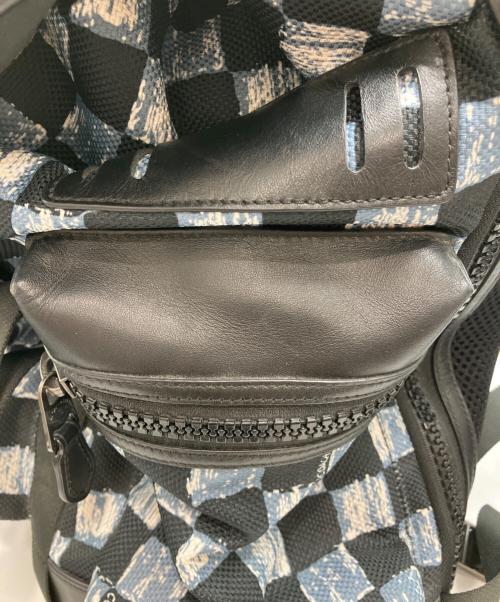 COACH（コーチ）COACH (コーチ) Terrain Trek Pack with Graphic Checker Print ブラック×ブルーの古着・服飾アイテム