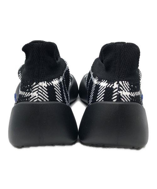 BURBERRY（バーバリー）BURBERRY (バーバリー) スニーカー ブラック×ホワイト サイズ:43の古着・服飾アイテム