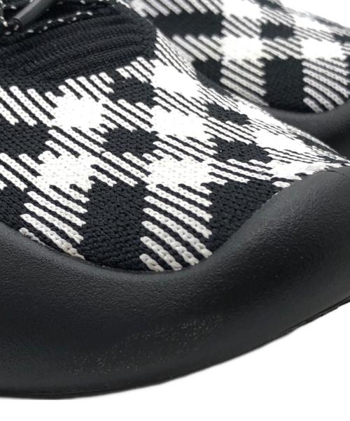 BURBERRY（バーバリー）BURBERRY (バーバリー) スニーカー ブラック×ホワイト サイズ:43の古着・服飾アイテム