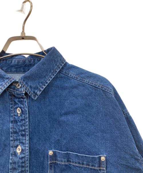 SHIPS（シップス）SHIPS (シップス) ショート丈デニムシャツ インディゴ サイズ:ONE　SIZEの古着・服飾アイテム