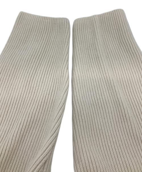 AURALEE（オーラリー）AURALEE (オーラリー) SUPER FINE WOOL RIB KNIT V NECK P/O ベージュ サイズ:1の古着・服飾アイテム