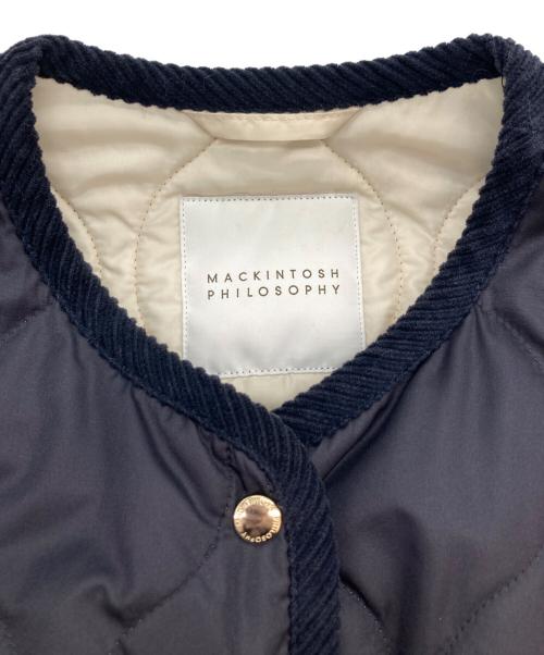 MACKINTOSH PHILOSOPHY（マッキントッシュ フィロソフィー）MACKINTOSH PHILOSOPHY (マッキントッシュ フィロソフィー) ノーカラーキルティングロングコート ネイビー サイズ:38の古着・服飾アイテム
