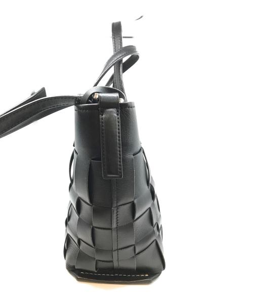 3.1 phillip lim（スリーワンフィリップリム）3.1 phillip lim (スリーワンフィリップリム) 編み込みレザー バケットバッグ ブラックの古着・服飾アイテム