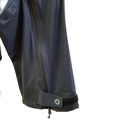Karrimor（カリマー）Karrimor (カリマー) トレッキングウェア(パンツ) 100715 alpiniste pants ブラック サイズ:L 未使用品の古着・服飾アイテム