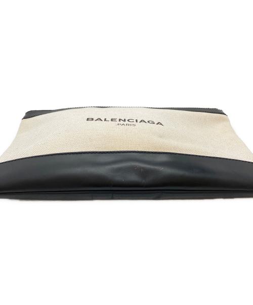 BALENCIAGA（バレンシアガ）BALENCIAGA (バレンシアガ) クラッチバッグ アイボリーの古着・服飾アイテム