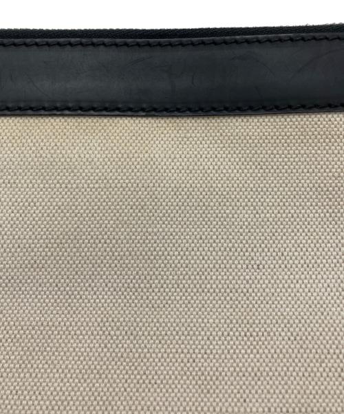 BALENCIAGA（バレンシアガ）BALENCIAGA (バレンシアガ) クラッチバッグ アイボリーの古着・服飾アイテム