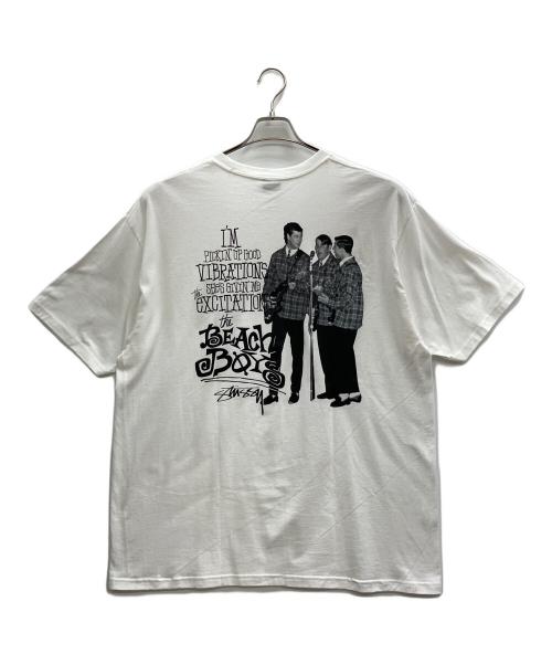 stussy（ステューシー）stussy (ステューシー) BEACH BOYS VIBRATIONS TEE ホワイト サイズ:XLの古着・服飾アイテム