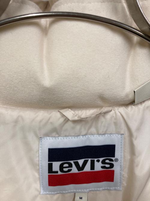 LEVI'S（リーバイス）LEVI'S (リーバイス) NOE SHORT PUFFER JACKET ホワイト×ベージュ サイズ:SIZE Mの古着・服飾アイテム
