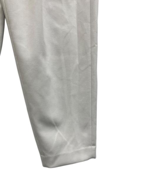 ENFOLD（エンフォルド）ENFOLD (エンフォルド) CARROT PANTS ライトグレー サイズ:38の古着・服飾アイテム