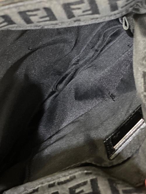 FENDI（フェンディ）FENDI (フェンディ) ショルダーバッグ ブラックの古着・服飾アイテム