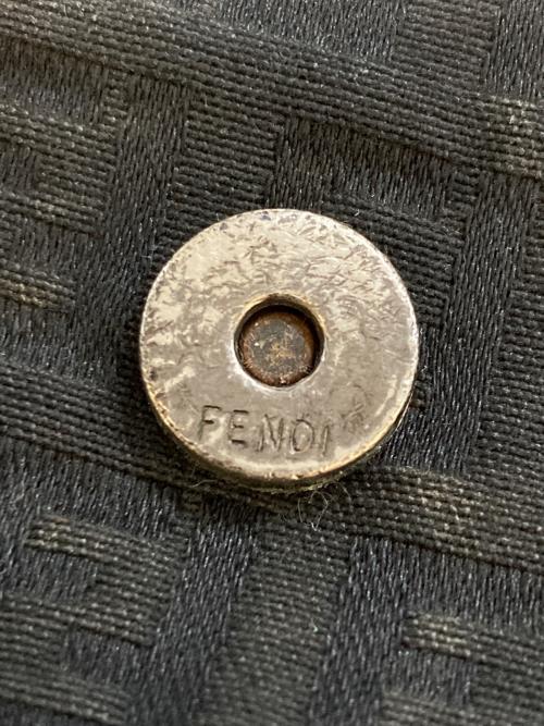 FENDI（フェンディ）FENDI (フェンディ) ショルダーバッグ ブラックの古着・服飾アイテム