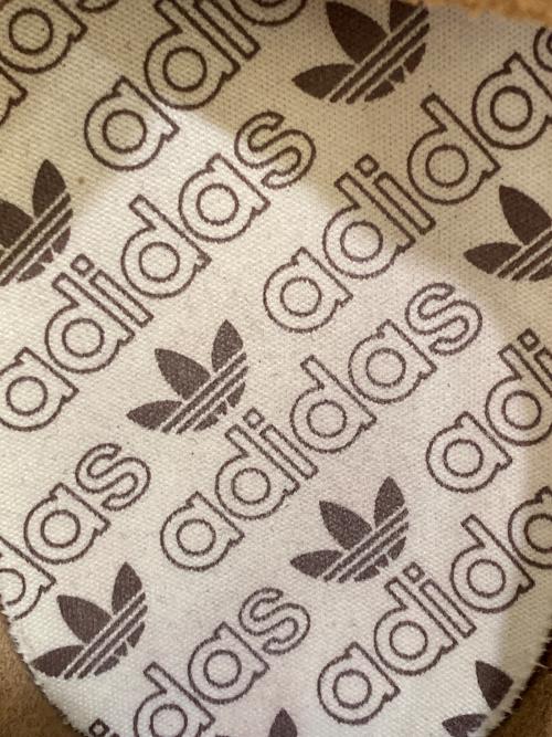 adidas（アディダス）adidas (アディダス) ローカットスニーカー JP9651 キャメル サイズ:275の古着・服飾アイテム