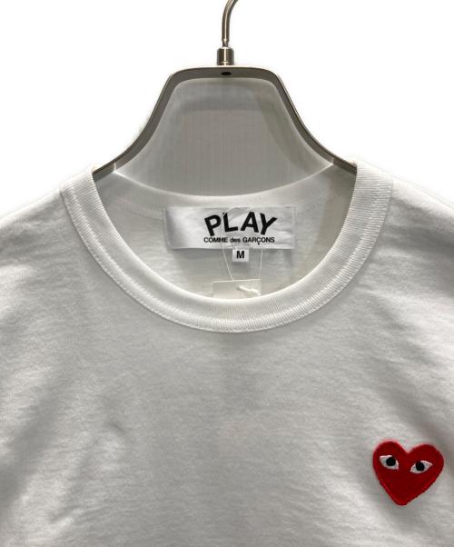 PLAY COMME des GARCONS（プレイコムデギャルソン）PLAY COMME des GARCONS (プレイコムデギャルソン) エンブレム ロングスリーブTシャツ ホワイト サイズ:M 未使用品の古着・服飾アイテム