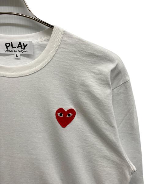 PLAY COMME des GARCONS（プレイコムデギャルソン）PLAY COMME des GARCONS (プレイコムデギャルソン) エンブレム ロングスリーブTシャツ ホワイト サイズ:L 未使用品の古着・服飾アイテム