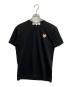 PLAY COMME des GARCONS（プレイコムデギャルソン）の古着「ゴールドエンブレムTシャツ」｜ブラック
