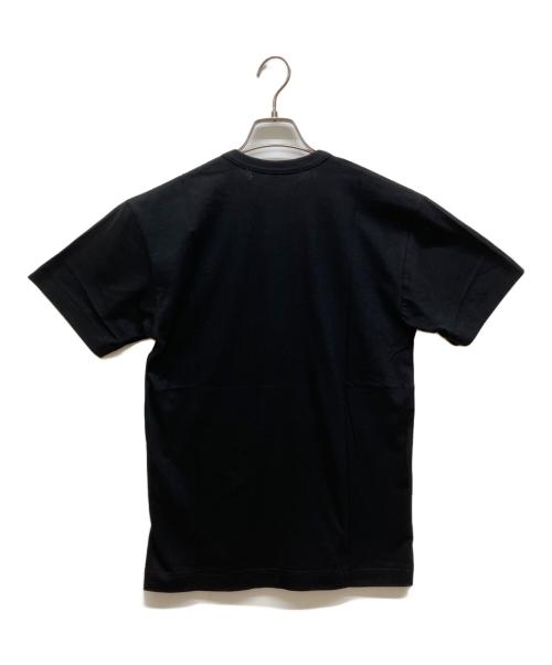 PLAY COMME des GARCONS（プレイコムデギャルソン）PLAY COMME des GARCONS (プレイコムデギャルソン) エンブレム Tシャツ ブラック サイズ:Ｍ 未使用品の古着・服飾アイテム