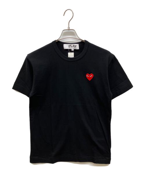 PLAY COMME des GARCONS（プレイコムデギャルソン）PLAY COMME des GARCONS (プレイコムデギャルソン) エンブレム Tシャツ ブラック サイズ:M 未使用品の古着・服飾アイテム
