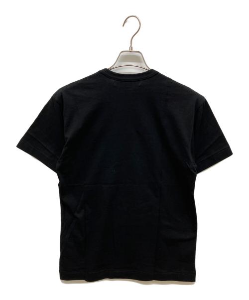 PLAY COMME des GARCONS（プレイコムデギャルソン）PLAY COMME des GARCONS (プレイコムデギャルソン) エンブレム Tシャツ ブラック サイズ:M 未使用品の古着・服飾アイテム
