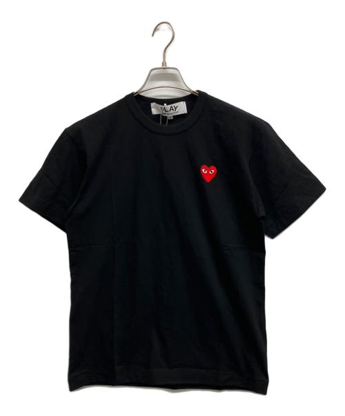 PLAY COMME des GARCONS（プレイコムデギャルソン）PLAY COMME des GARCONS (プレイコムデギャルソン) エンブレム Tシャツ ブラック サイズ:M 未使用品の古着・服飾アイテム