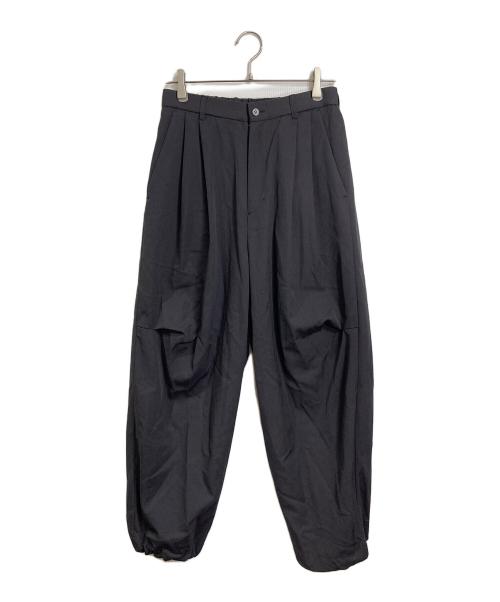ARGUE（アーギュ）ARGUE (アーギュ) WOOL WIDE TUCK PANTS 裾ドローコード ウールワイドパンツ　日本製 グレー サイズ:2の古着・服飾アイテム