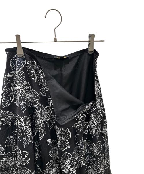 DRAWER（ドゥロワー）DRAWER (ドゥロワー) フラワープリントギャザーロングスカート ブラック サイズ:36の古着・服飾アイテム