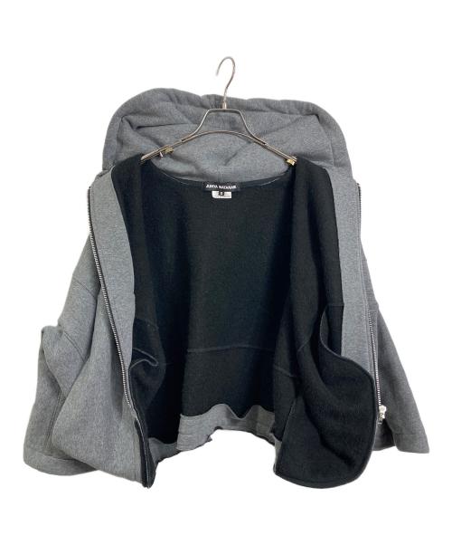 JUNYA WATANABE COMME des GARCONS（(ジュンヤワタナベ コムデギャルソン）JUNYA WATANABE COMME des GARCONS ((ジュンヤワタナベ コムデギャルソン) 変形ボリュームフーディー　デザインパーカー　フーディ　ジップパーカー　日本製　23AW グレー サイズ:Sの古着・服飾アイテム