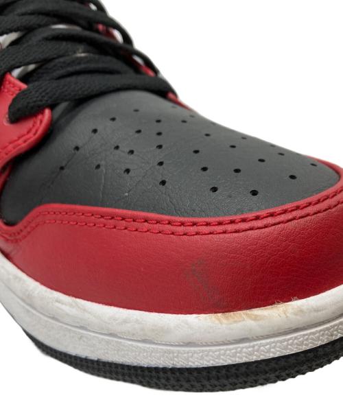 NIKE（ナイキ）NIKE (ナイキ) AIR JORDAN 1 MID ブラック×レッド サイズ:27.5の古着・服飾アイテム