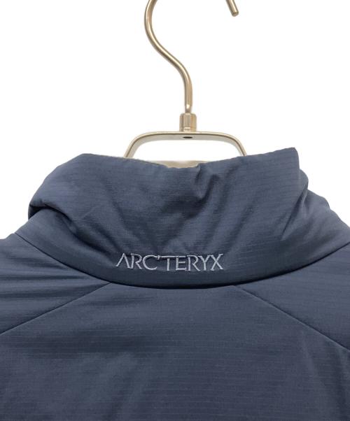 ARC'TERYX（アークテリクス）ARC'TERYX (アークテリクス) アウトドアウェア(ジャケット) ネイビー サイズ:SIZE Lの古着・服飾アイテム