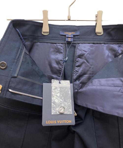 LOUIS VUITTON（ルイ ヴィトン）LOUIS VUITTON (ルイ ヴィトン) ロゴボタンバミューダパンツ ネイビー サイズ:SIZE36 未使用品の古着・服飾アイテム