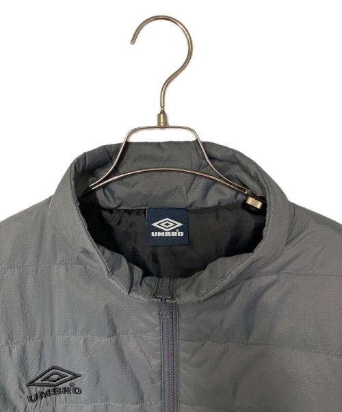 UMBRO（アンブロ）UMBRO (アンブロ) FREAK'S STORE (フリークスストア) 別注 SP Padding Jacket グレー サイズ:XLの古着・服飾アイテム