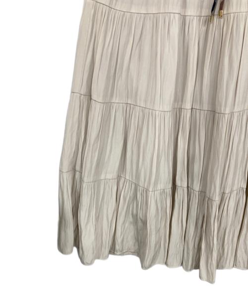 BLUE LABEL CRESTBRIDGE（ブルーレーベルクレストブリッジ）BLUE LABEL CRESTBRIDGE (ブルーレーベルクレストブリッジ) シルキークロスティアードスカート ベージュ サイズ:38の古着・服飾アイテム