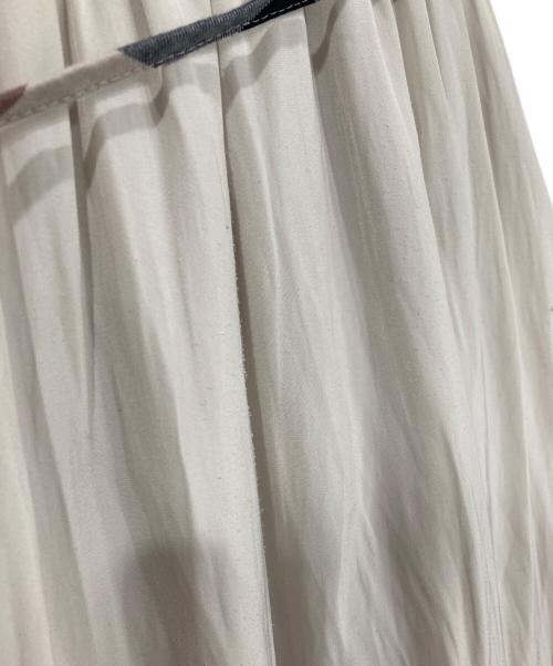 BLUE LABEL CRESTBRIDGE（ブルーレーベルクレストブリッジ）BLUE LABEL CRESTBRIDGE (ブルーレーベルクレストブリッジ) シルキークロスティアードスカート ベージュ サイズ:38の古着・服飾アイテム