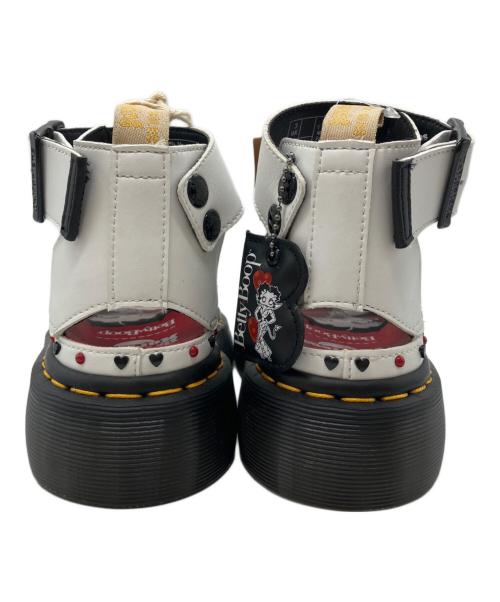 Dr.Martens（ドクターマーチン）Dr.Martens (ドクターマーチン) BETTY BOOP (ベティー・ブープ) V CLARISSA 2 QUAD BETTY BOOP ホワイト サイズ:UK3 未使用品の古着・服飾アイテム
