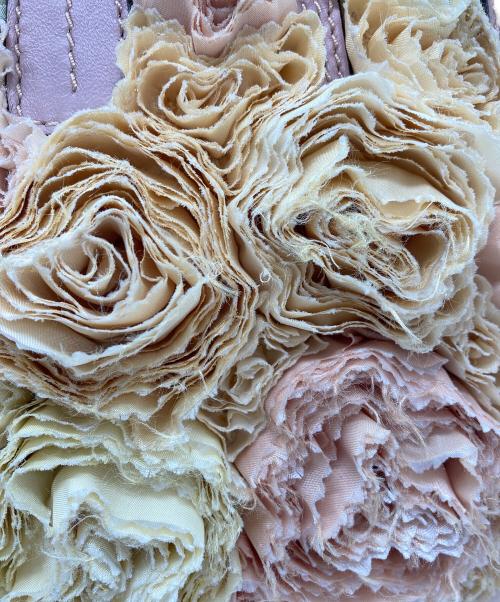 VALENTINO GARAVANI（ヴァレンティノ・ガラヴァーニ）VALENTINO GARAVANI (ヴァレンティノ・ガラヴァーニ) ロジェフラワートートバッグ ピンクの古着・服飾アイテム