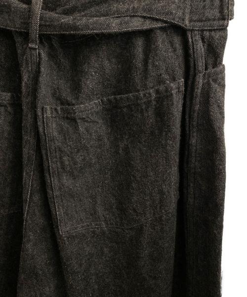 COMOLI（コモリ）COMOLI (コモリ) デニム ベルテッドパンツ ブラック サイズ:2の古着・服飾アイテム