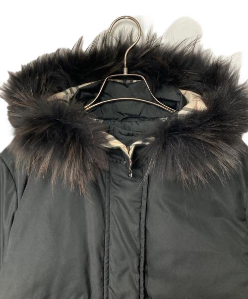 BURBERRY（バーバリー）BURBERRY (バーバリー) ラクーンファー フーデッドダウンコート ブラック サイズ:9の古着・服飾アイテム